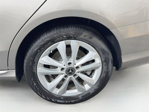 Used 2019 Mercedes-Benz C 300 4MATIC Sedan image 33