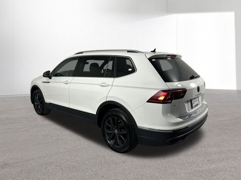 Used 2024 Volkswagen Tiguan SE image 33