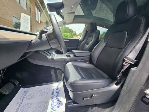 Used 2023 Tesla Model Y Long Range AWD/4WD image 37