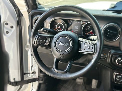 Used 2021 Jeep Wrangler Unlimited Sport AWD/4WD image 11
