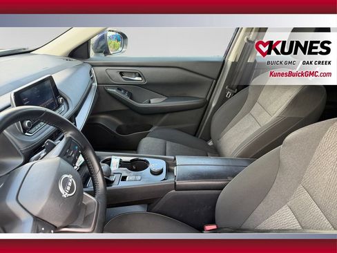 Used 2025 Nissan Rogue SV AWD/4WD image 22
