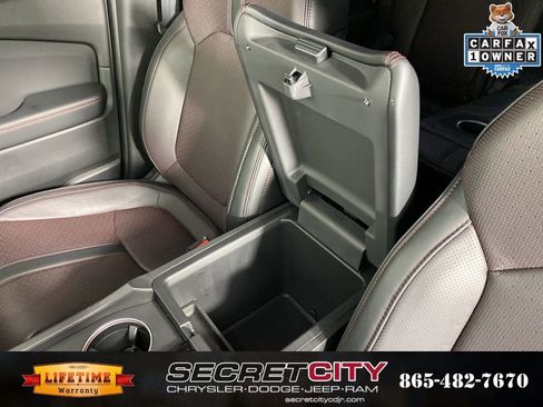 Used 2025 Honda Pilot Black Edition image 24