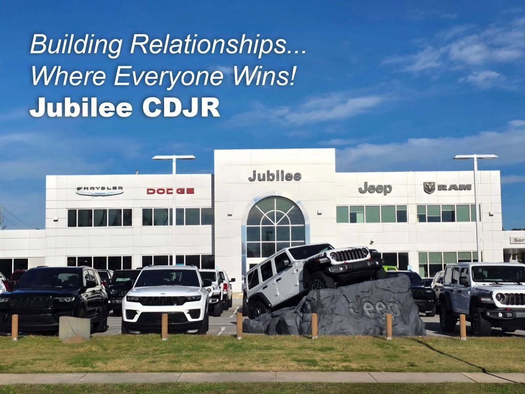 Used 2026 GMC Sierra 1500 SLT AWD/4WD image 6