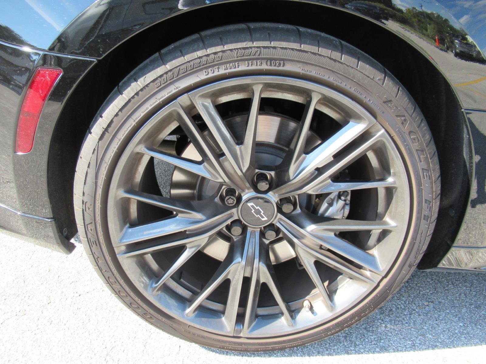 Used 2022 Chevrolet Camaro ZL1 w/ LPO, ZL1 Protection Package RWD image 8