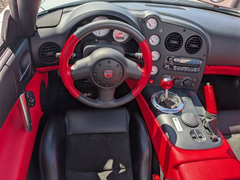 Used 2004 Dodge Viper SRT-10 image 16
