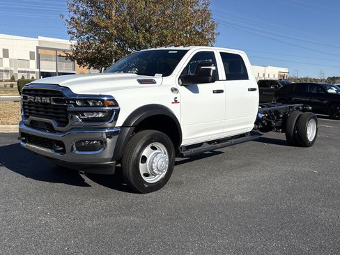 New 2026 RAM 5500 Tradesman w/ Chrome Appearance Group image 5