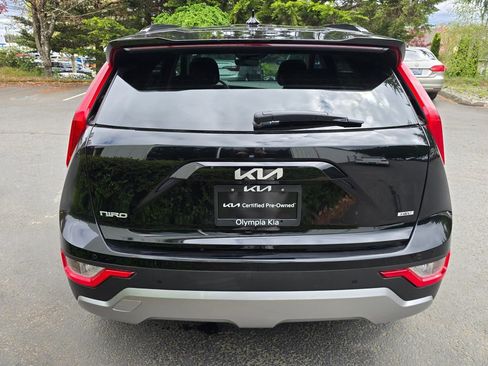 Certified 2025 Kia Niro EX FWD image 5