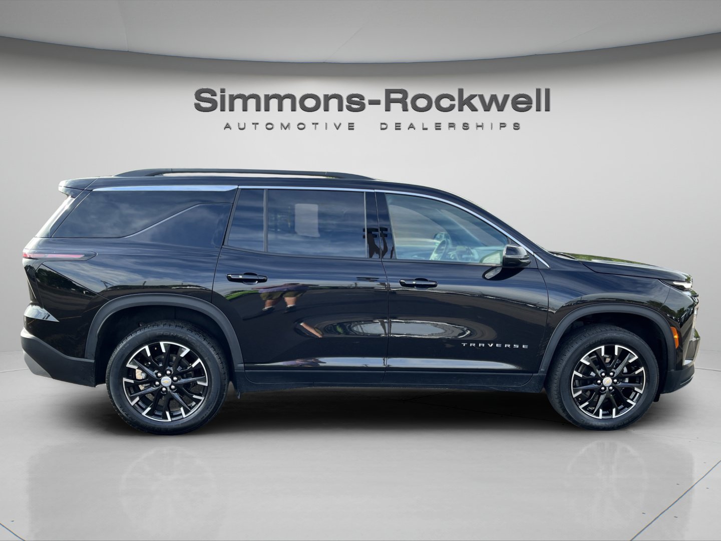 Used 2025 Chevrolet Traverse LT w/ Sun and Wheel Package AWD/4WD image 6
