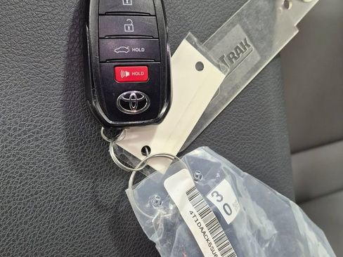 Used 2025 Toyota Camry SE FWD image 31