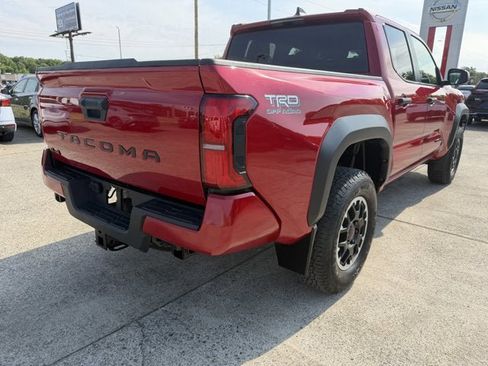 Used 2024 Toyota Tacoma TRD Off-Road AWD/4WD image 10
