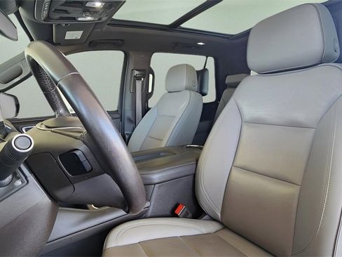 Used 2023 GMC Yukon SLT image 13