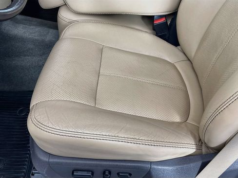 Used 2011 Ford F350 Lariat w/ Lariat Ultimate Pkg AWD/4WD image 19