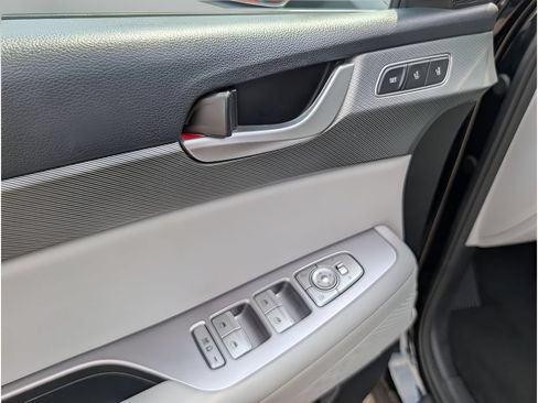 Used 2024 Hyundai Palisade SEL w/ Premium Package FWD image 14
