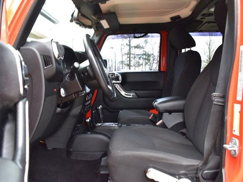 Used 2015 Jeep Wrangler Unlimited Sport w/ Quick Order Package 24S image 13