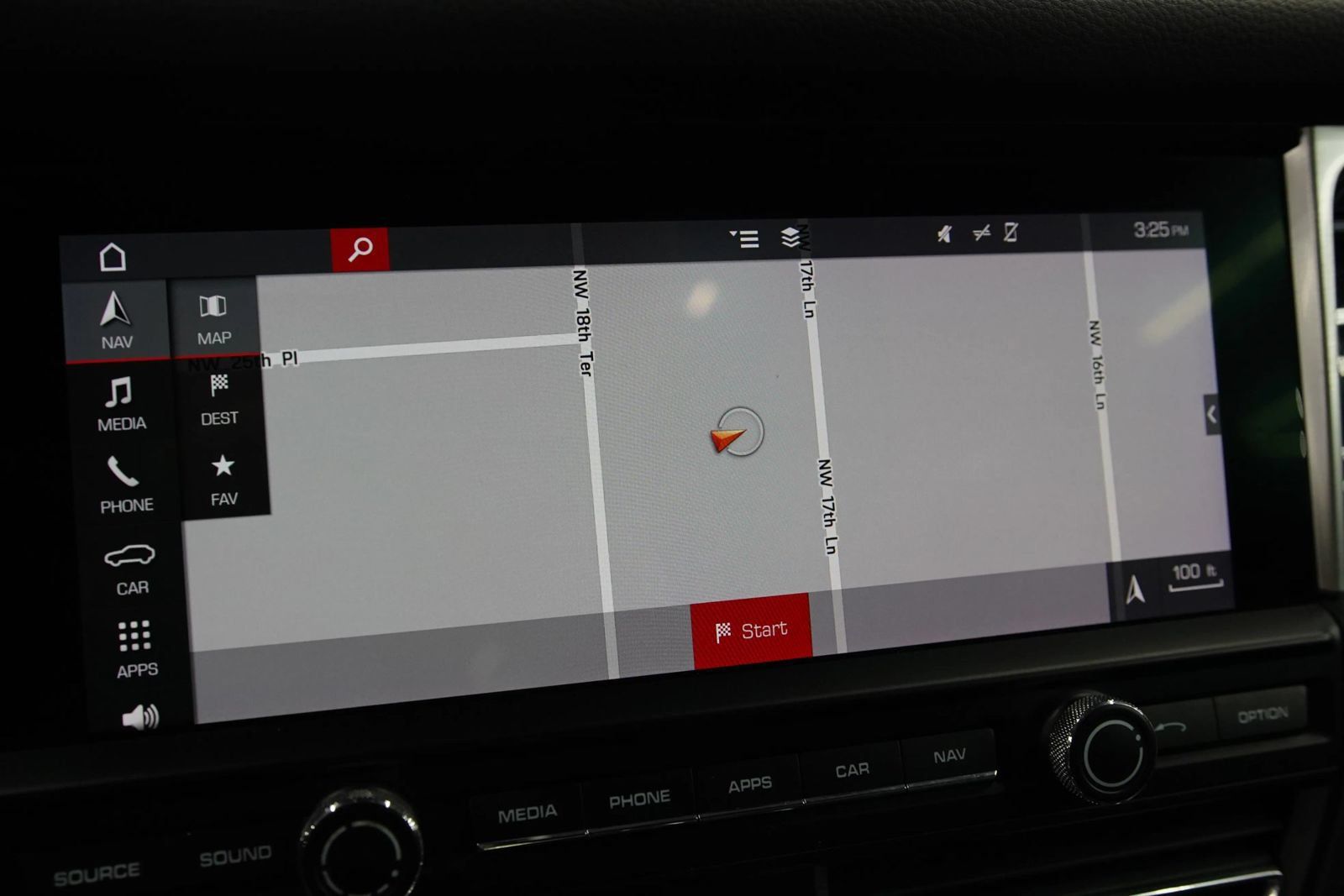 Used 2019 Porsche Macan AWD/4WD image 34