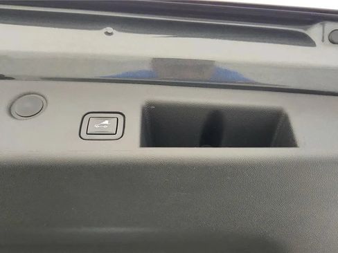 Used 2021 Chevrolet Equinox LT FWD image 35