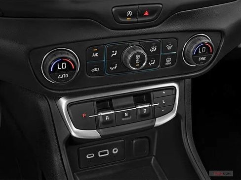 Used 2023 GMC Terrain Denali w/ Denali Premium Package AWD/4WD image 16