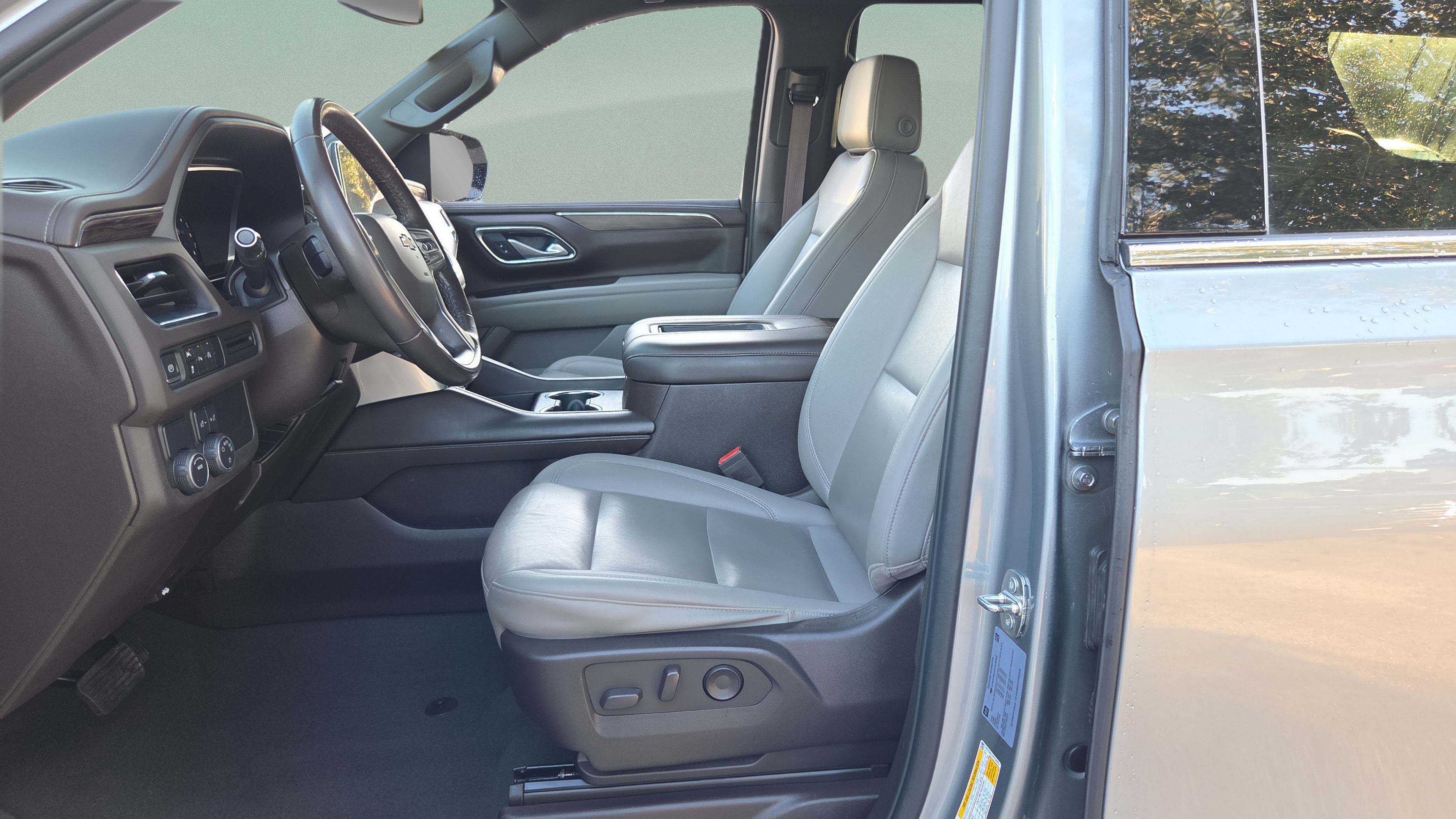 Used 2023 Chevrolet Tahoe LT RWD image 9