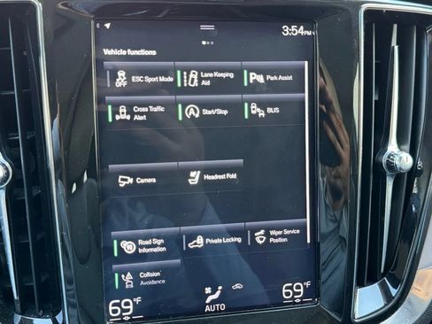 Used 2020 Volvo S60 T5 Momentum FWD image 37