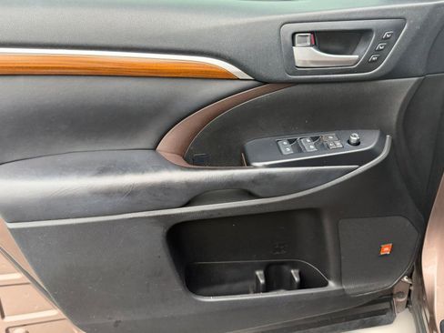 Used 2018 Toyota Highlander Limited Platinum image 13