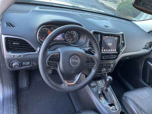 Used 2022 Jeep Cherokee Limited image 28