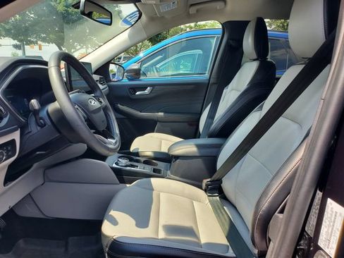 Certified 2023 Ford Escape Platinum FWD image 14