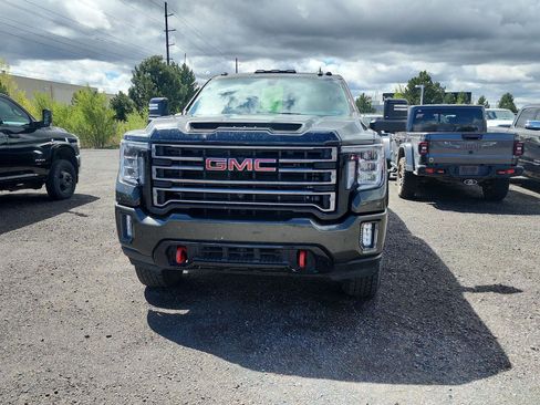Used 2023 GMC Sierra 2500 AT4 w/ AT4 Preferred Package image 3