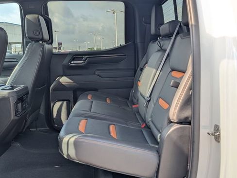 Used 2024 GMC Sierra 1500 AT4 w/ Technology Package AWD/4WD image 25