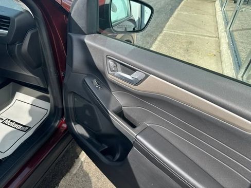 Used 2021 Ford Escape SE AWD/4WD image 10