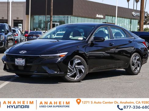 Used 2025 Hyundai Elantra SEL FWD image 1