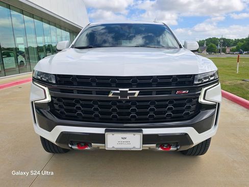 Used 2024 Chevrolet Tahoe Z71 w/ Luxury Package AWD/4WD image 8