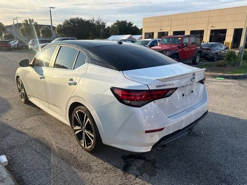 Used 2023 Nissan Sentra SR w/ Electronics Package FWD image 3