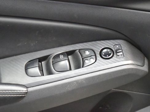 Used 2025 Nissan Altima 2.5 SV image 15