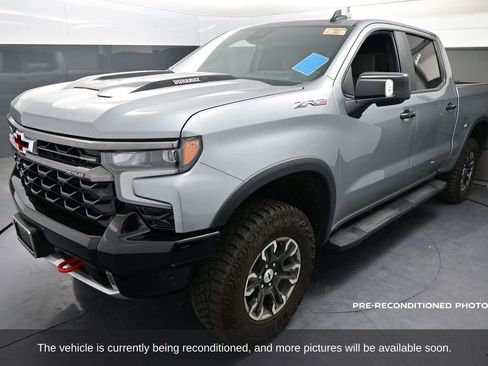 Used 2024 Chevrolet Silverado 1500 ZR2 w/ Technology Package image 2