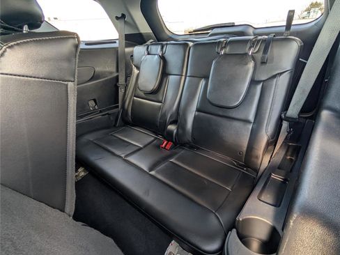 Used 2022 Ford Explorer XLT w/ Equipment Group 202A image 17