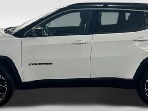 Used 2025 Jeep Compass Limited AWD/4WD image 5