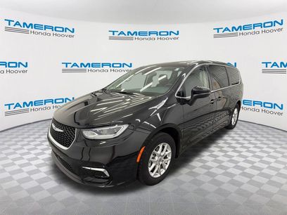Used 2023 Chrysler Pacifica Touring-L