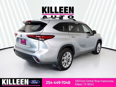 Used 2023 Toyota Highlander Limited image 8