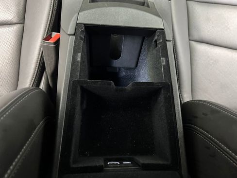 Used 2025 Cadillac XT6 Premium Luxury image 48