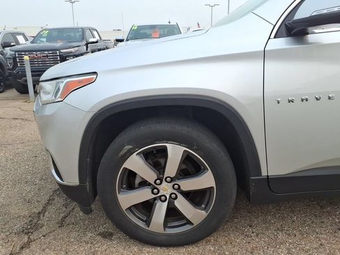 Used 2020 Chevrolet Traverse LT w/ LT Premium Package AWD/4WD image 25