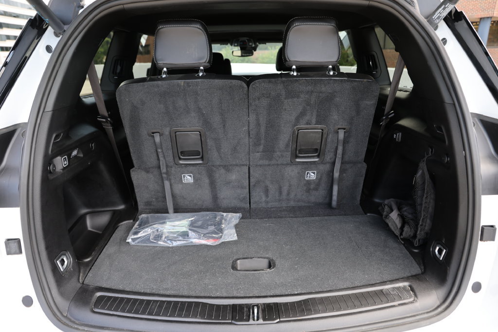 Used 2024 Jeep Grand Cherokee L Altitude AWD/4WD image 9