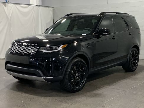New 2025 Land Rover Discovery S image 1