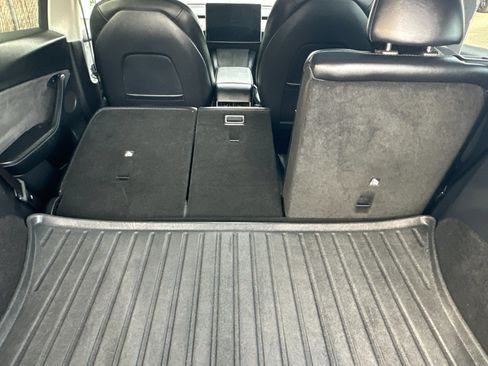 Used 2022 Tesla Model Y Performance image 15