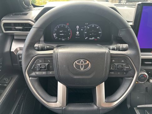 Certified 2026 Toyota 4Runner TRD Off-Road Premium AWD/4WD image 4