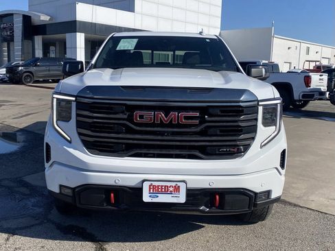 Used 2024 GMC Sierra 1500 AT4 w/ Technology Package image 8