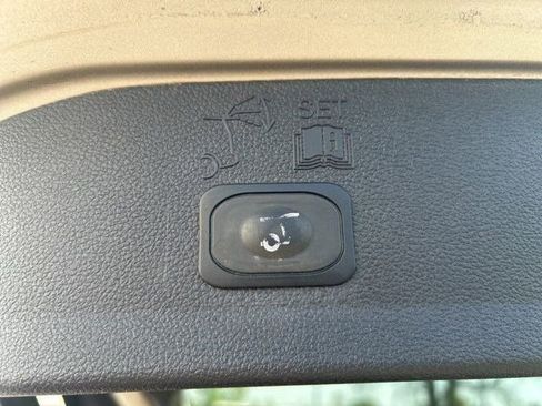 Used 2017 Ford Escape SE w/ Equipment Group 201A image 35