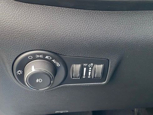 New 2026 Jeep Compass Latitude image 25