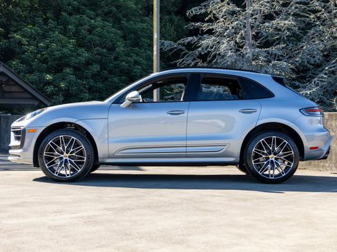 New 2026 Porsche Macan AWD/4WD image 2