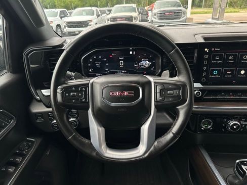 Used 2023 GMC Sierra 1500 SLT AWD/4WD image 18