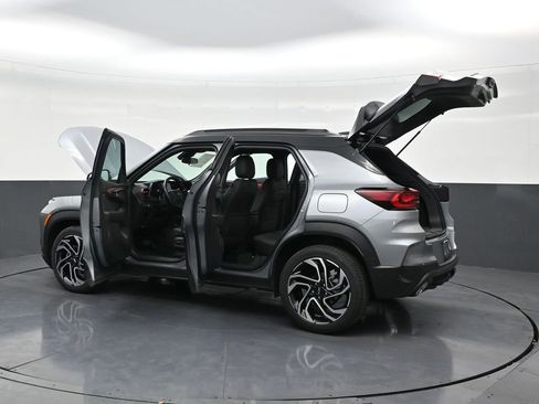 Used 2025 Chevrolet TrailBlazer RS FWD image 32